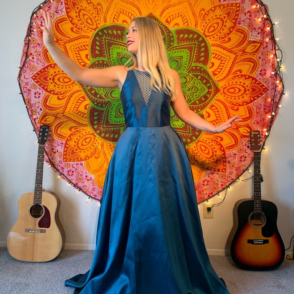 NWT Monique Lhuillier mesh inset ball gown in teal - Picture 3 of 8
